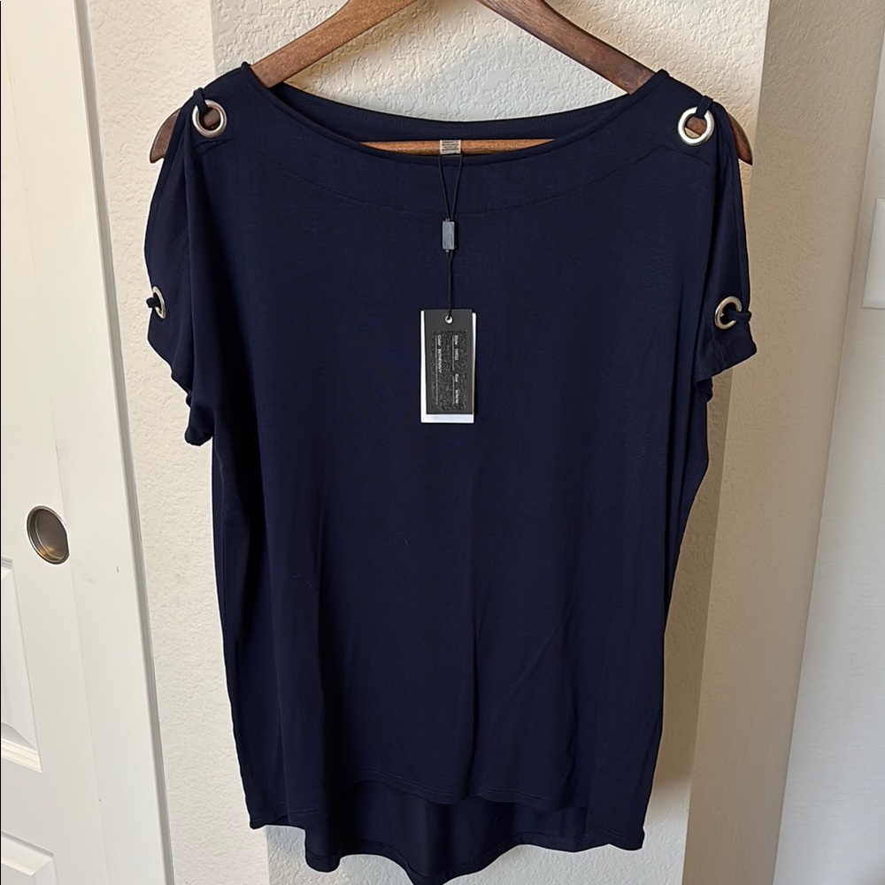 Cable & Gauge ladies “in the navy” open shoulder nautical style top size Medium